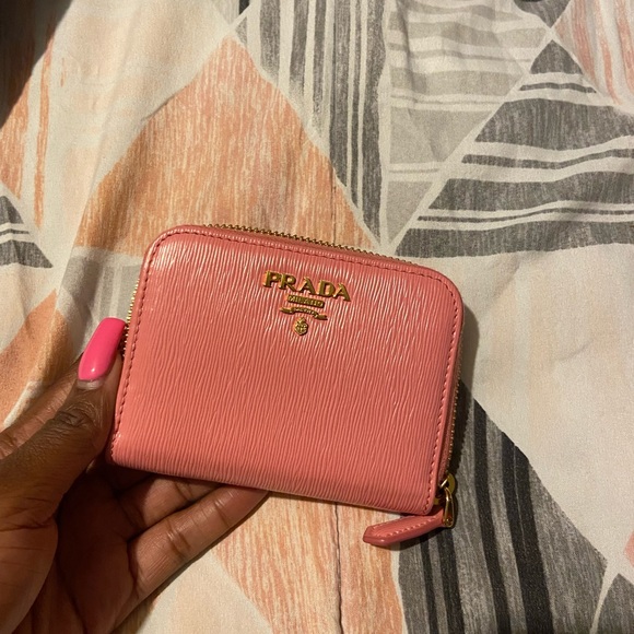Prada Wallet - Picture 6 of 6